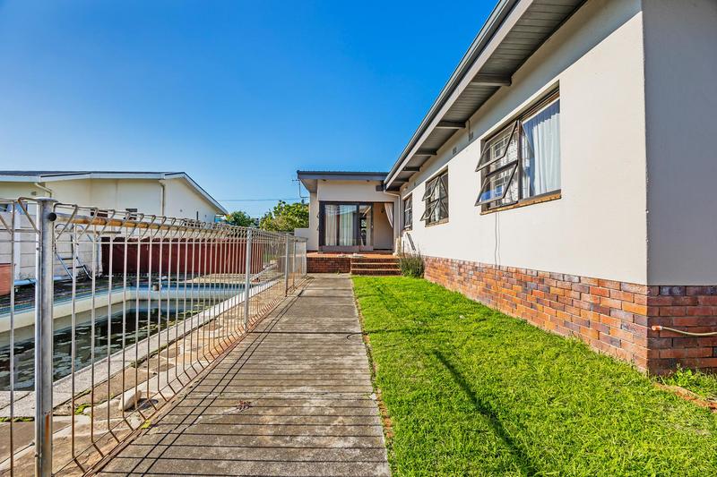 To Let 3 Bedroom Property for Rent in De La Haye Western Cape